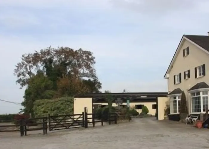 Annaharvey Farm ベッド・アンド・ブレックファスト 3*